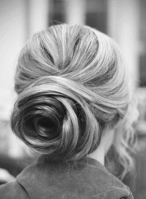 8 Trending Hairstyle For Your Vintage Gowns