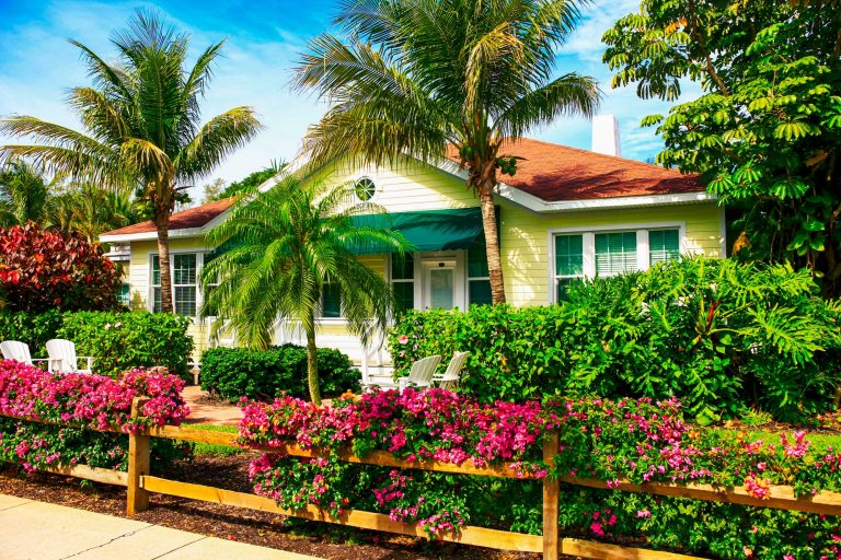 Buying a Vacation House Florida Has More Benefits than Just Tourist Sites