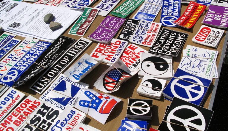 Custom Vinyl Stickers Printing – Why More People Are Getting Into This Business