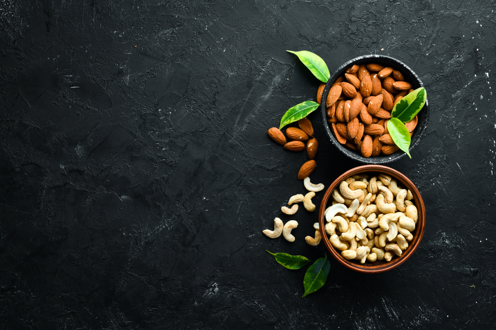 Cashews Vs Almonds: Which Healthy Nut You Should Choose And Why