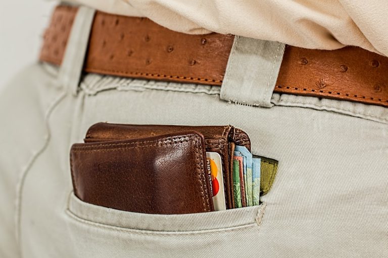 5 Strategies to Avoid Getting into Credit Card Debt