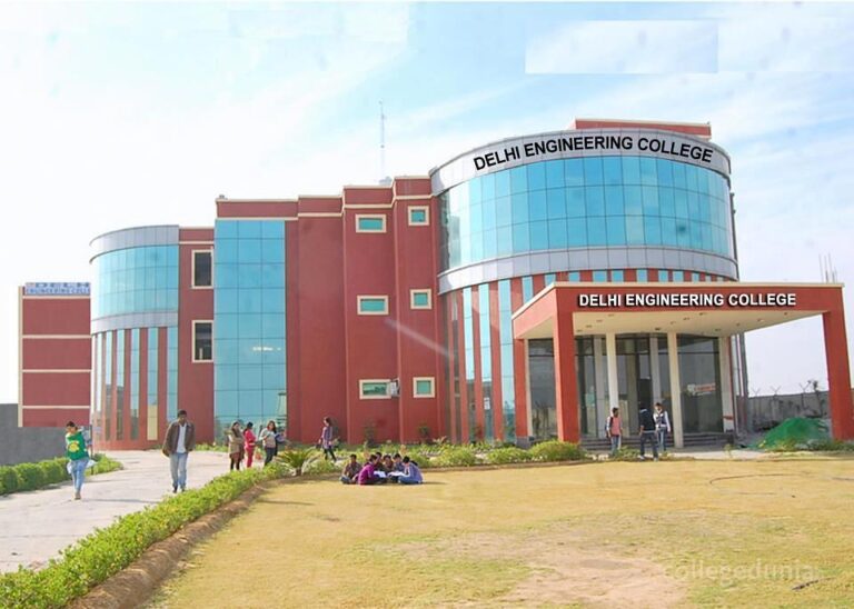 Career advantages of studying in the top engineering college in Delhi