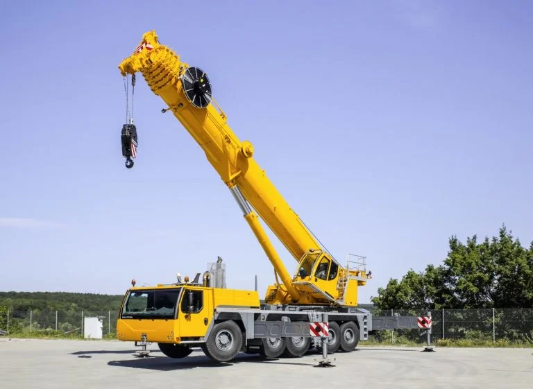 4 Mistakes To Avoid While Hiring A Crane Service
