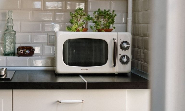 8 Interesting Ways to Clean Your Microwave